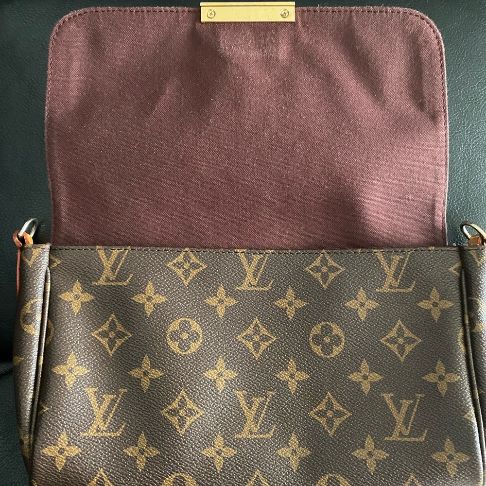 Louis Vuitton Classic Brown Monogram Clutch - Picture 4 of 14